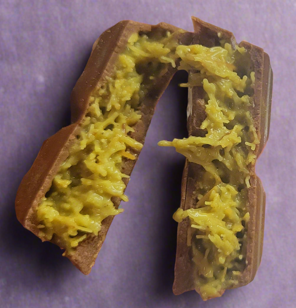 Dubai Pistachio Knafeh Chocolate Bar