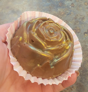 Dubai Pistachio Knafeh Chocolate Roses